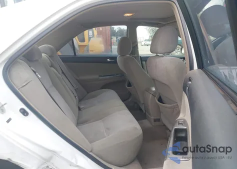 2004 Toyota Camry Se V6 z USA, uszkodzony, nr VIN 4T1BA32K74U505839